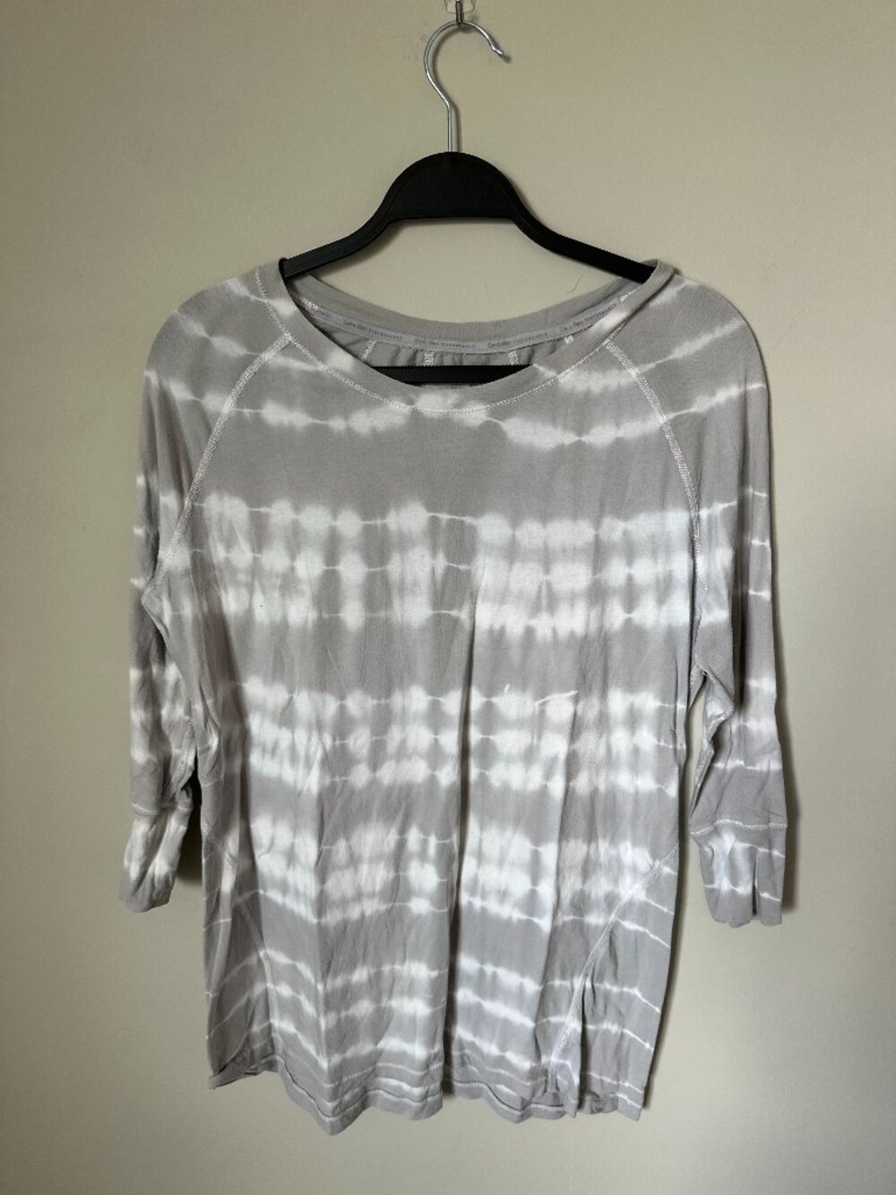 Calvin Klein Gray & White 3/4 Sleeve Knit Top - Women’s Size Large